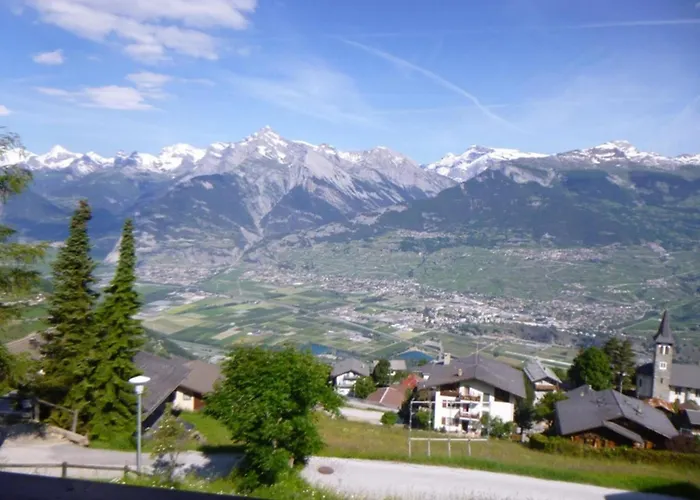 Sunny With Outdoor Dinning アパート *