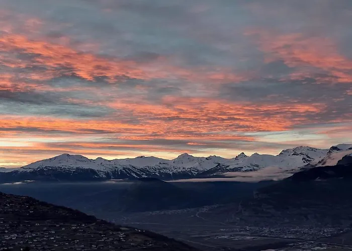 アパート Sunny With Outdoor Dinning ヴェゾナ