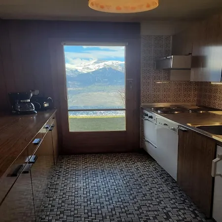 Apartment Sunny With Outdoor Dinning *