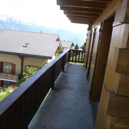 Apartment Sunny With Outdoor Dinning