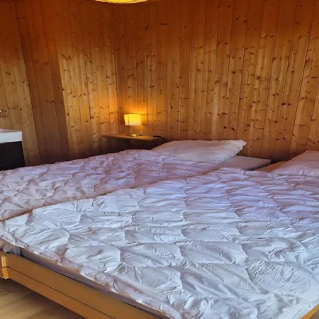 Sunny With Outdoor Dinning Appartement