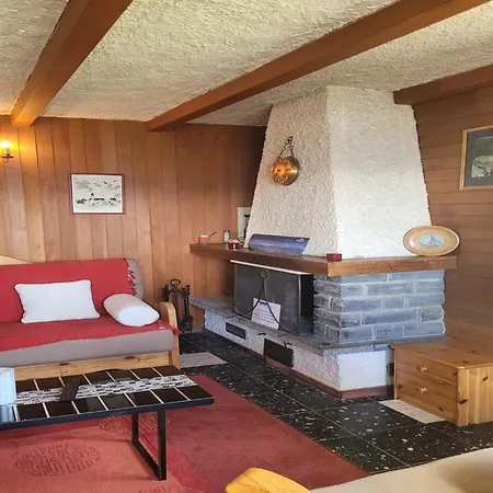 Sunny With Outdoor Dinning *